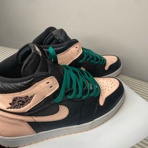Jordan 1 crimson tint